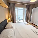 Emerald Luxury 1bd Lejlighed *