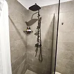 Emerald Luxury 1bd Lejlighed *