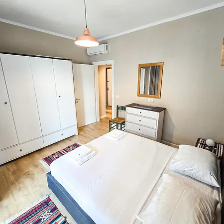 Emerald Luxury 1bd * Тирана