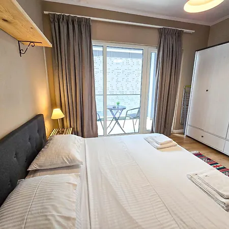 Emerald Luxury 1bd 公寓 *